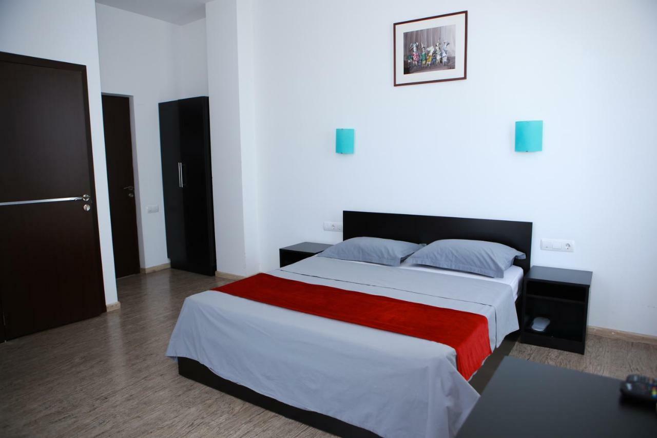 Ossanna Hotel Ереван Экстерьер фото
